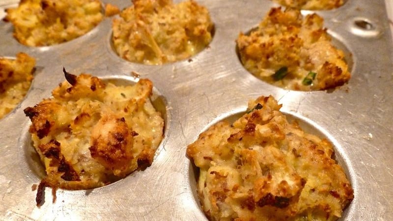 Cauliflower Pizza Bites, Mini-muffin tin