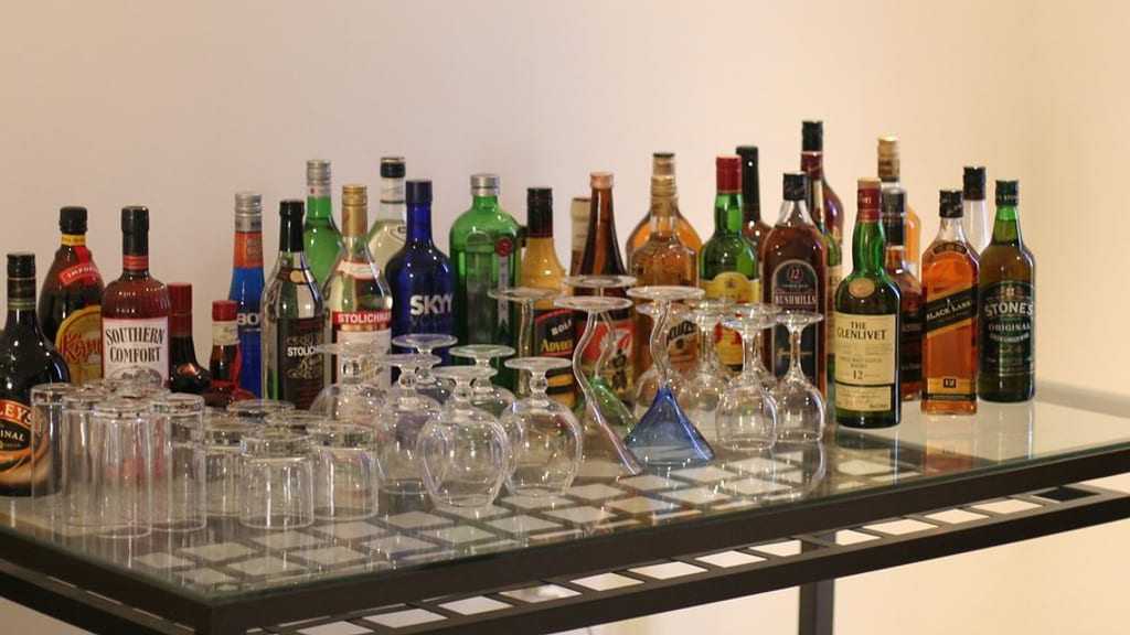 liquor-table